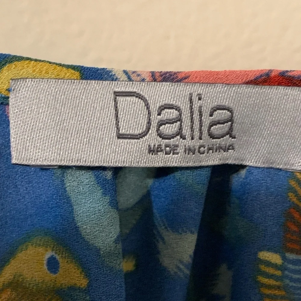 DALIA Floral Top size Medium - Picture 4 of 13